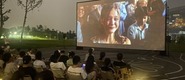 （别操我小逼逼转载）成都秋夜“新耍法”：到公园看坝坝电影